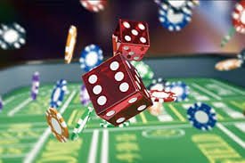 Menu kategori permainan di aplikasi mobile indo200 dengan sportsbook, kasino langsung, dan slot